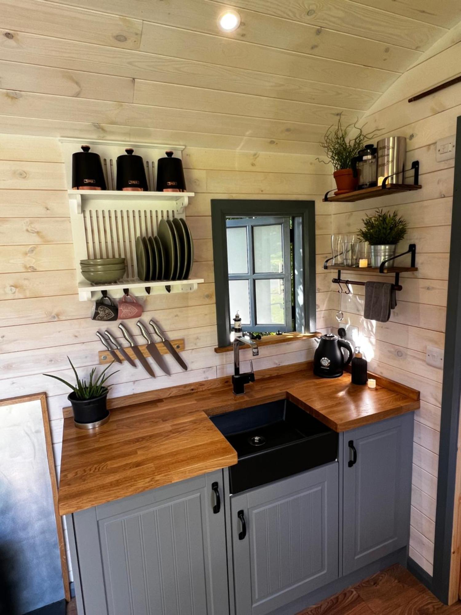 Mountain View Shepherd'S Hut For 2 Adults, 1 Dog Villa Llangoed ภายนอก รูปภาพ