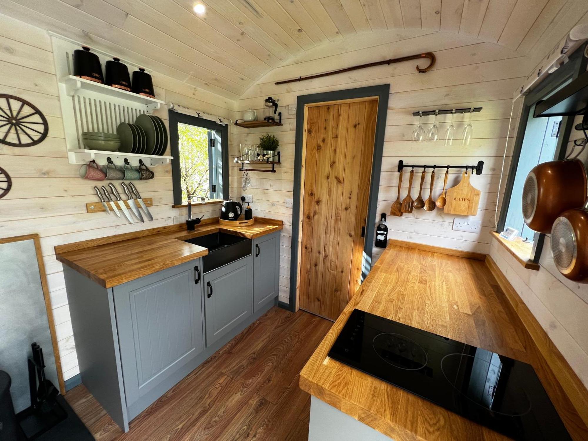 Mountain View Shepherd'S Hut For 2 Adults, 1 Dog Villa Llangoed ภายนอก รูปภาพ