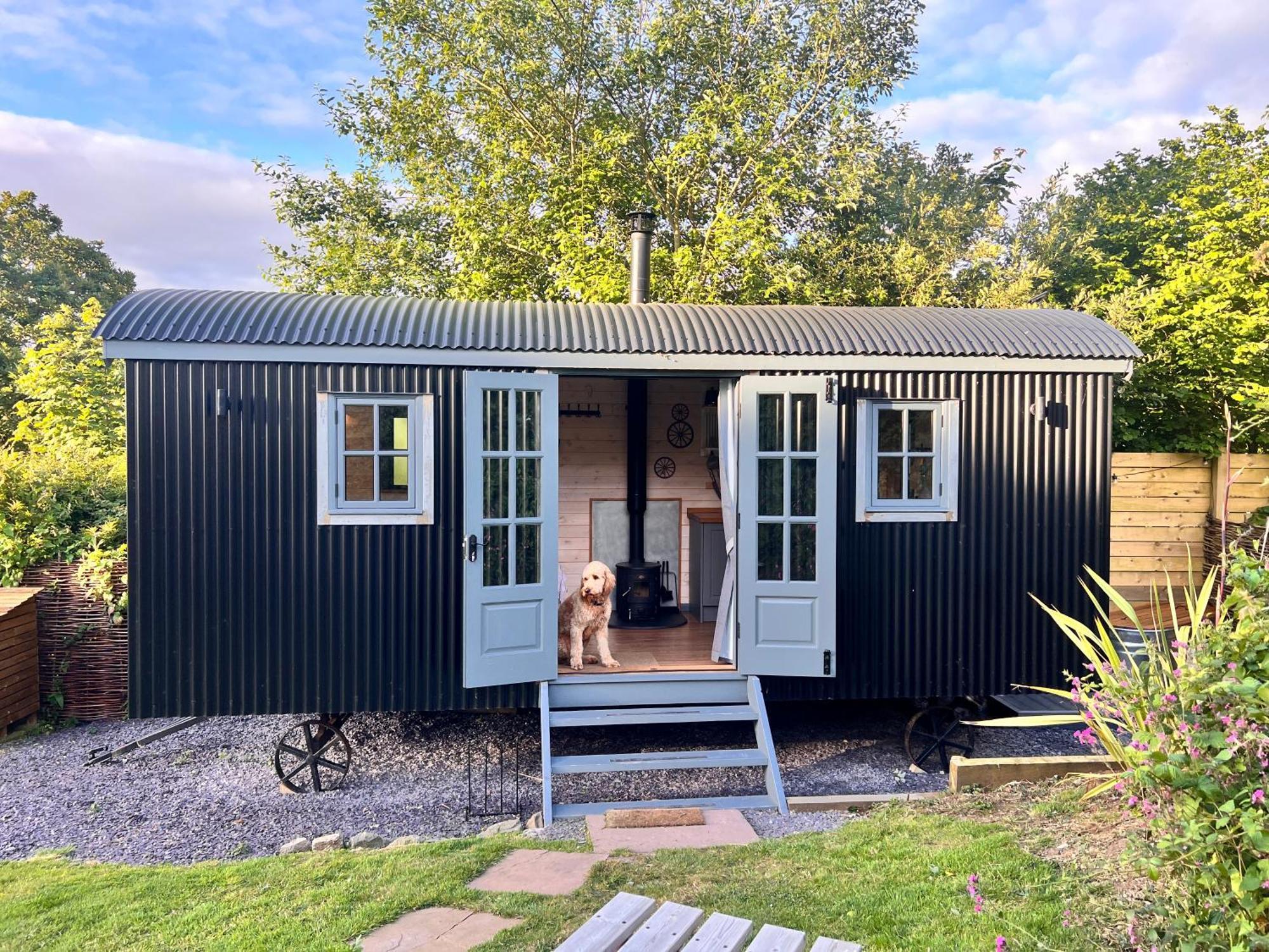 Mountain View Shepherd'S Hut For 2 Adults, 1 Dog Villa Llangoed ภายนอก รูปภาพ
